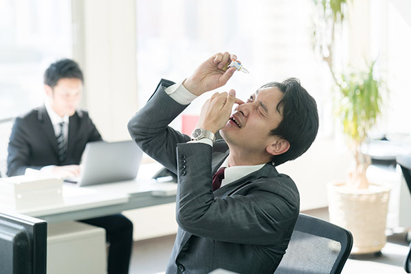 眼が乾く(ドライアイ)